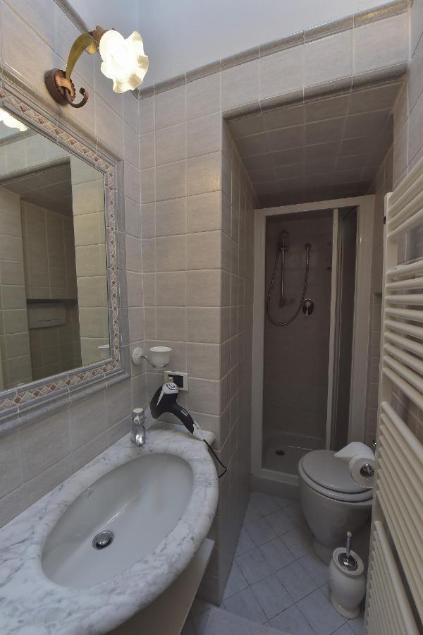 Отель Sani Tourist House Флоренция Экстерьер фото